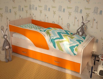 Детская кровать с бортиками Максимка, корпус Млечный дуб, фасад Оранжевый в Чите