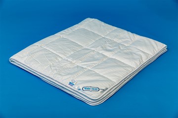 Одеяло лёгкое полутороспальное Белый лебедь в Чите