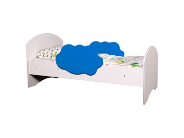 Детская кровать с бортиками Тучка, корпус Белый, фасад Синий в Чите
