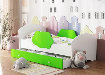 Детская кровать с бортиками Тучка с ящиком, корпус Белый, фасад Лайм в Чите
