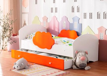 Детская кровать Тучка с ящиком, корпус Белый, фасад Оранжевый в Чите