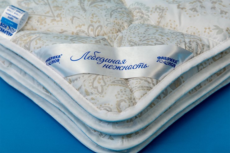 Одеяло всесезонное полутороспальное Лебединая нежность в Чите - изображение 1