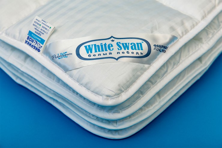Одеяло всесезонное полутороспальное Белый лебедь в Чите - изображение 1