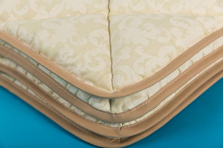 Одеяло всесезонное полутороспальное Шерсть & Хлопок в Чите - изображение 1